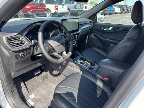 2025 Ford Escape ST-Line Elite