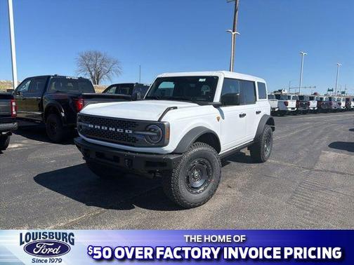 Oxford White 2025 Ford Bronco Badlands