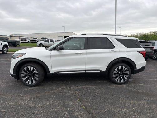 Star White Metallic Tri-Coat 2026 Ford Explorer Platinum