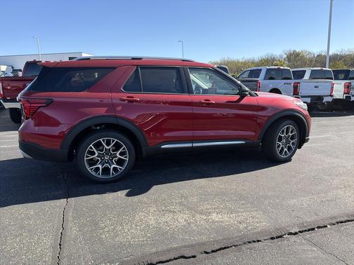 2025 Ford Explorer Platinum