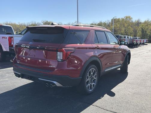 2025 Ford Explorer Platinum