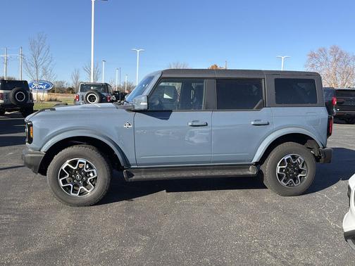 2025 Ford Bronco Outer Banks