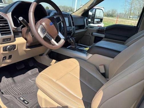 White Platinum Metallic Tri-Coat 2019 Ford F-150 Lariat