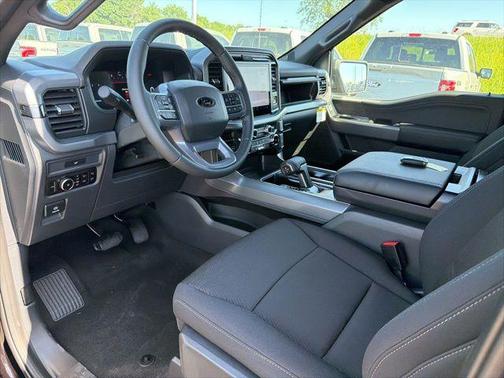 Agate Black Metallic 2026 Ford F-150 XLT