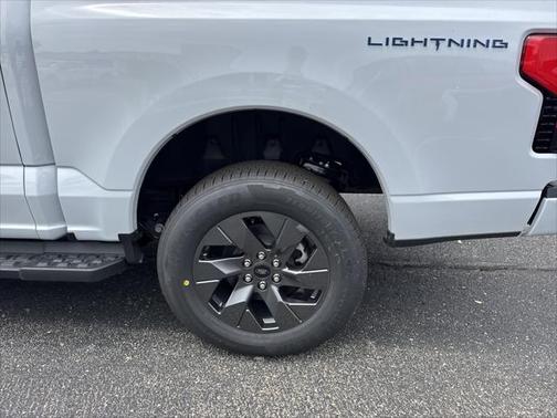 2025 Ford F-150 Lightning LARIAT
