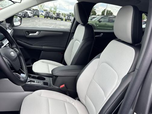 2025 Ford Escape PHEV Base