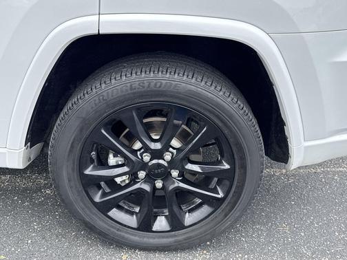 2022 Jeep Grand Cherokee Laredo