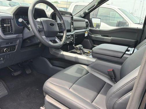 Agate Black Metallic 2026 Ford F-150 XLT