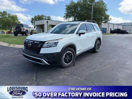 Glacier White 2024 Nissan Pathfinder Rock Creek 4WD