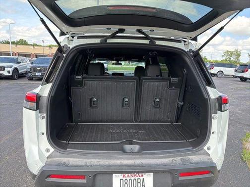 Glacier White 2024 Nissan Pathfinder Rock Creek 4WD