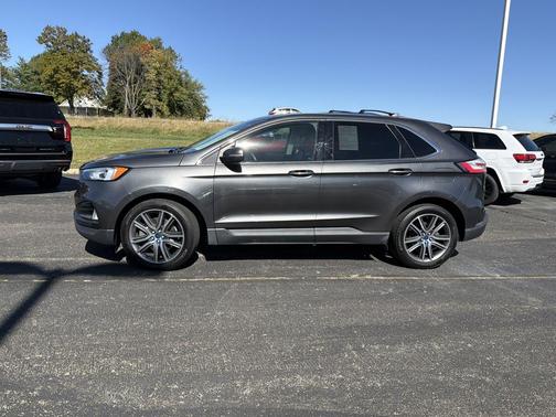 2019 Ford Edge Titanium