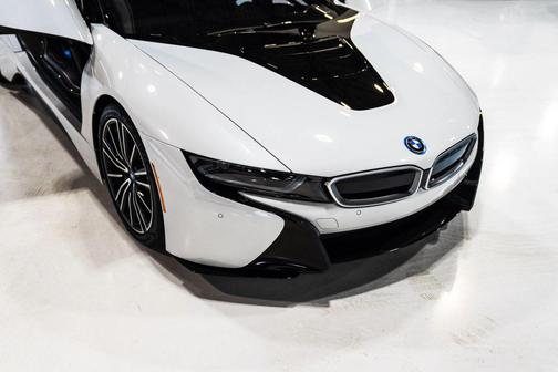 2019 BMW i8 Roadster 2D