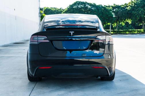 2022 Tesla Model X Plaid Tri Motor All-Wheel Drive