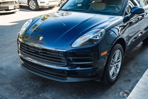 2019 Porsche Macan Sport Utility 4D