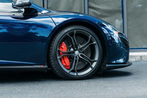 2015 McLaren 650S Coupe 2D