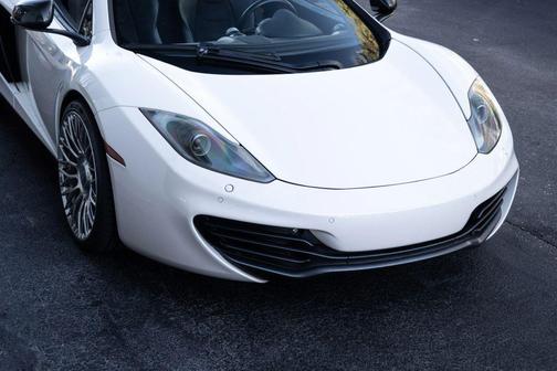 2013 McLaren MP4-12C Base