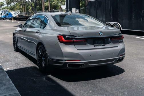 2022 BMW 740 i xDrive