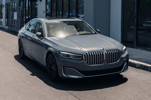 2022 BMW 740 i xDrive