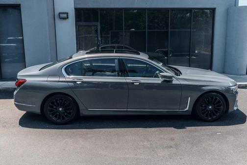 2022 BMW 740 i xDrive