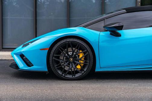 2020 Lamborghini Huracan EVO EVO Spyder Convertible 2D
