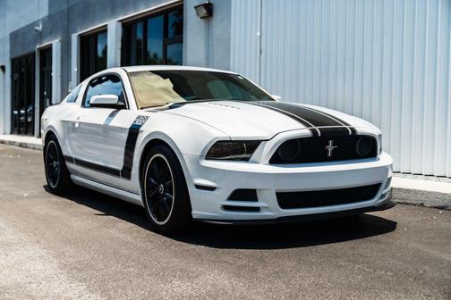 Performance White 2013 Ford Mustang Boss 302