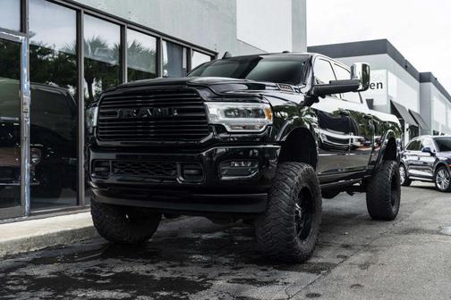 2019 RAM 3500 Laramie Crew Cab 4x4 6'4' Box