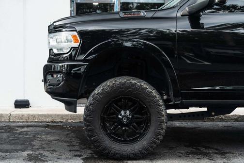 2019 RAM 3500 Laramie Crew Cab 4x4 6'4' Box