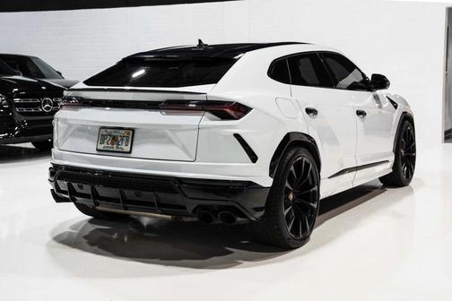 2022 Lamborghini Urus Sport Utility 4D