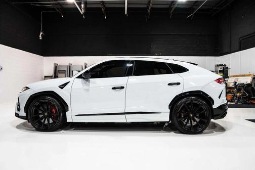 2022 Lamborghini Urus Sport Utility 4D