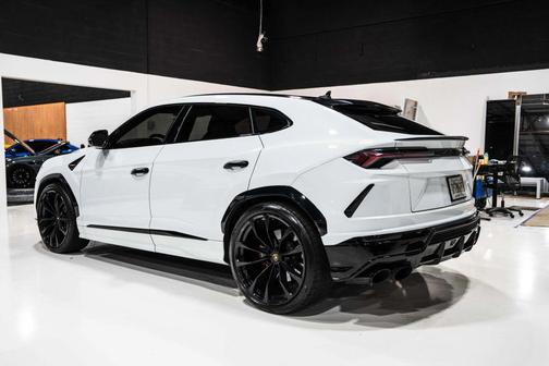 2022 Lamborghini Urus Sport Utility 4D