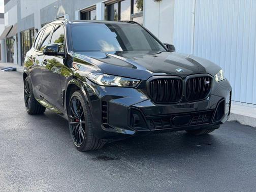 Black Sapphire Metallic 2024 BMW X5 M60i