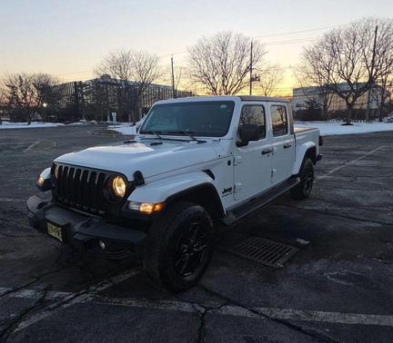 2022 Jeep Gladiator Sport