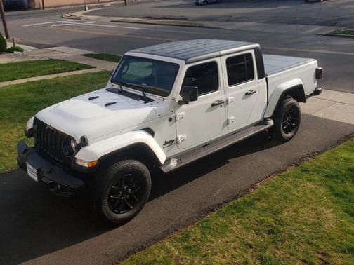 2022 Jeep Gladiator Sport