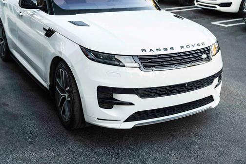 2023 Land Rover Range Rover Sport SE