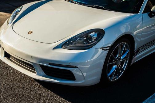 2017 Porsche 718 Boxster Roadster 2D