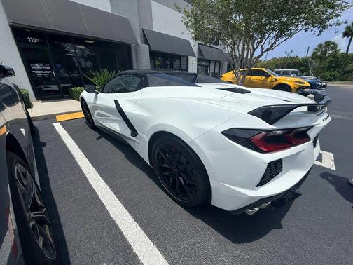 Arctic White 2023 Chevrolet Corvette Stingray w/3LT