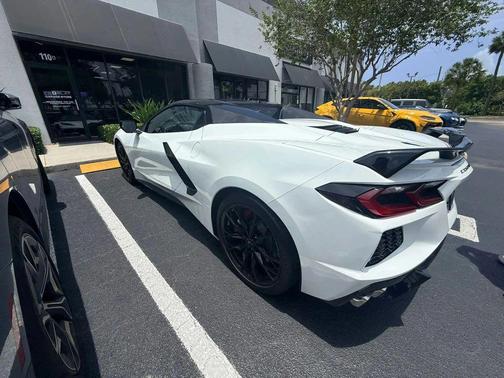 Arctic White 2023 Chevrolet Corvette Stingray w/3LT