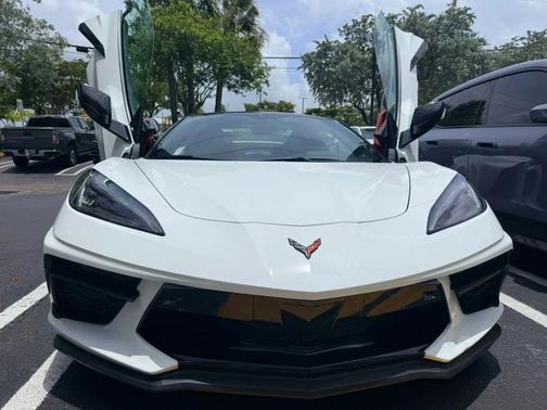 Arctic White 2023 Chevrolet Corvette Stingray w/3LT