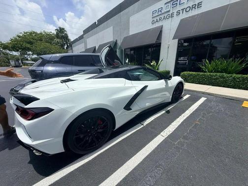 Arctic White 2023 Chevrolet Corvette Stingray w/3LT