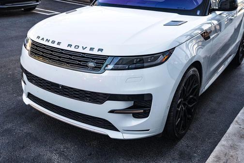 2023 Land Rover Range Rover Sport SE