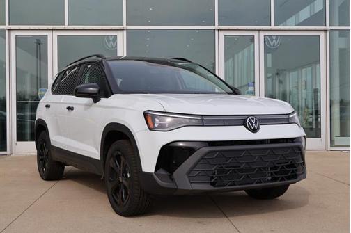 2025 Volkswagen Taos 1.5T SE Black