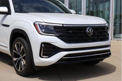 2025 Volkswagen Atlas Cross Sport 2.0T SEL Premium