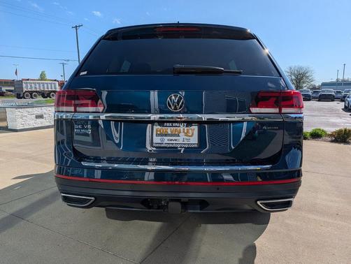 Blue Metallic 2023 Volkswagen Atlas 3.6L SE w/Technology