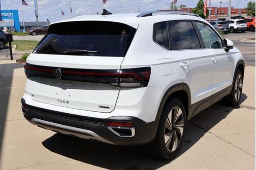 2025 Volkswagen Taos 1.5T SE
