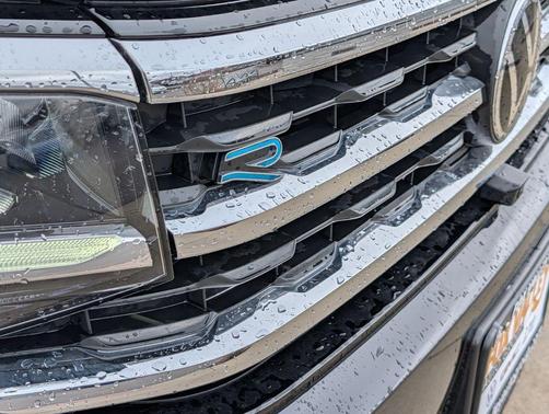 2023 Volkswagen Atlas Cross Sport 3.6L V6 SEL Premium R-Line