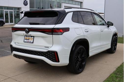 2025 Volkswagen Tiguan 2.0T SE R-Line Black 4MOTION
