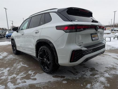 2026 Volkswagen Tiguan 2.0T SE R-Line Black 4MOTION