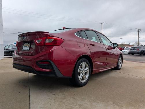 Cajun Red Tintcoat 2018 Chevrolet Cruze LT