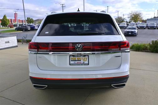 2026 Volkswagen Atlas 2.0T SE