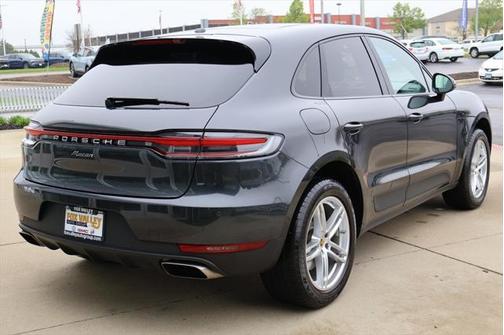 2021 Porsche Macan Base